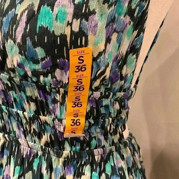 Pull & Bear Patterned Dress - Picture 2 of 6